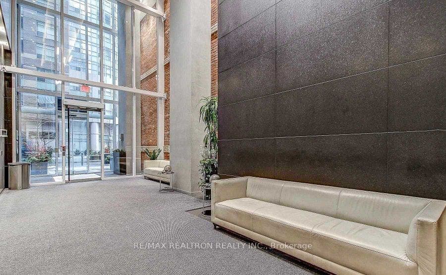 15 Grenville Street, #404, Toronto C01, Toronto C, Toronto ON M4Y 0B9
