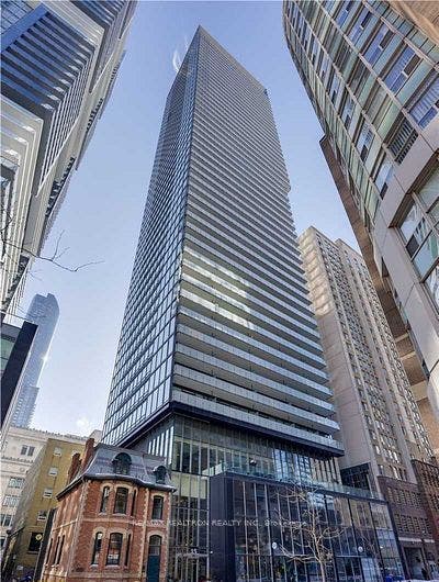 15 Grenville Street, #404, Toronto C01, Toronto C, Toronto ON M4Y 0B9