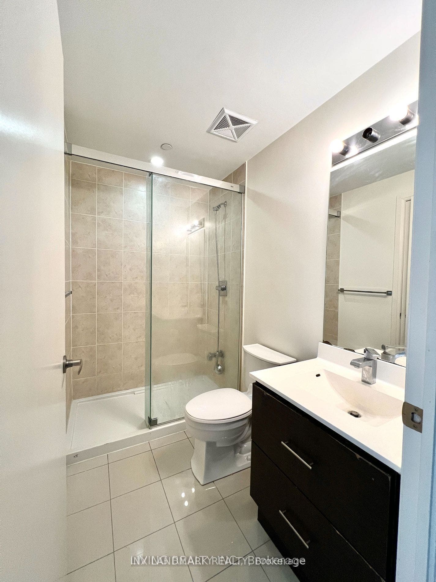 27 Horsham Avenue, Toronto C, Toronto ON M2N 1Z8