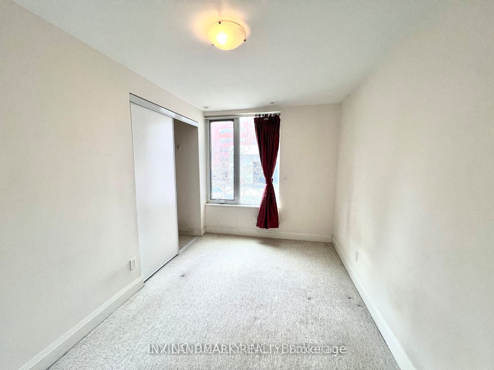 27 Horsham Avenue, Toronto C, Toronto ON M2N 1Z8