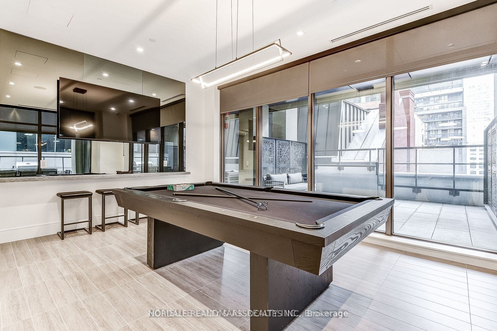 28 Widmer Street, #4921, Toronto C, Toronto ON M5V 0T2