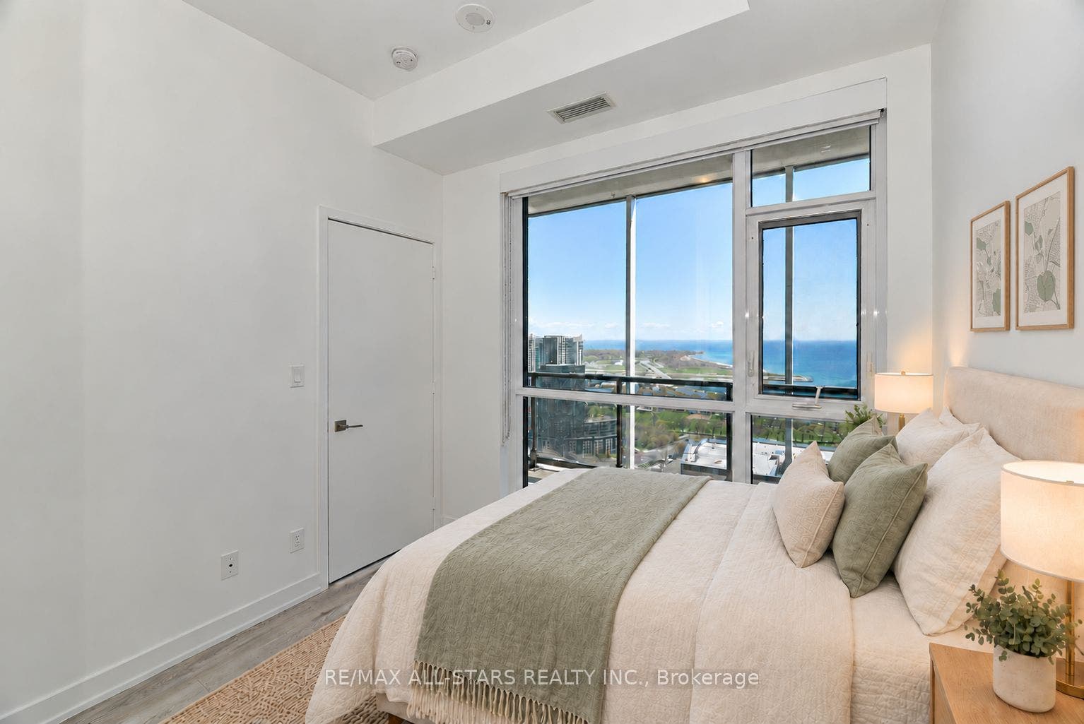 Virtual Staging / 2nd Bedroom