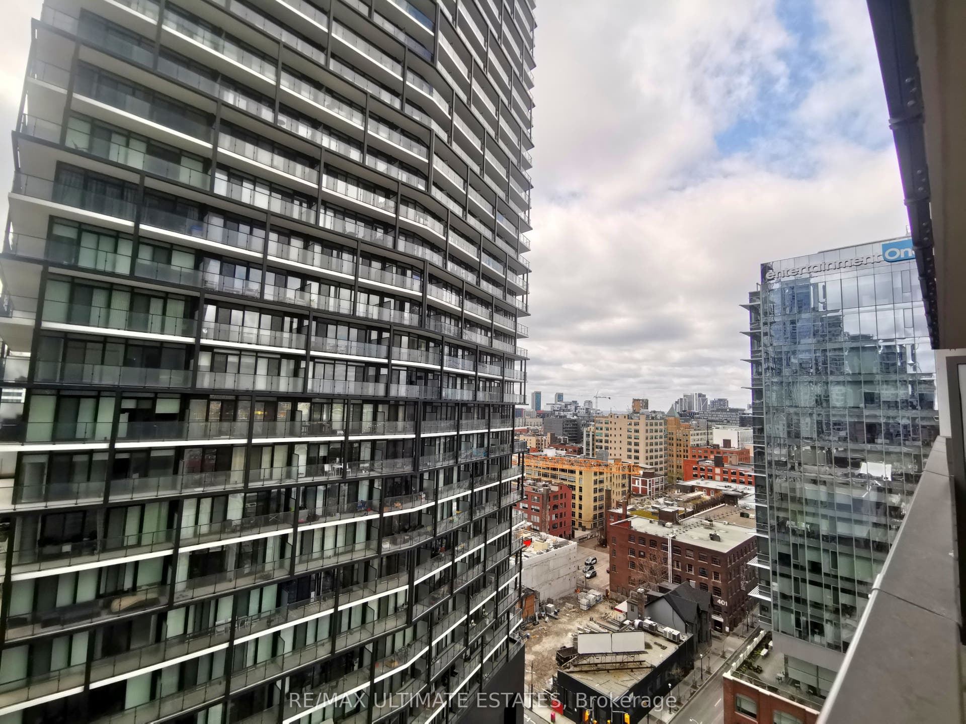 330 Richmond Street W, #1902, Toronto C01, Toronto C, Toronto ON M5V 1X2