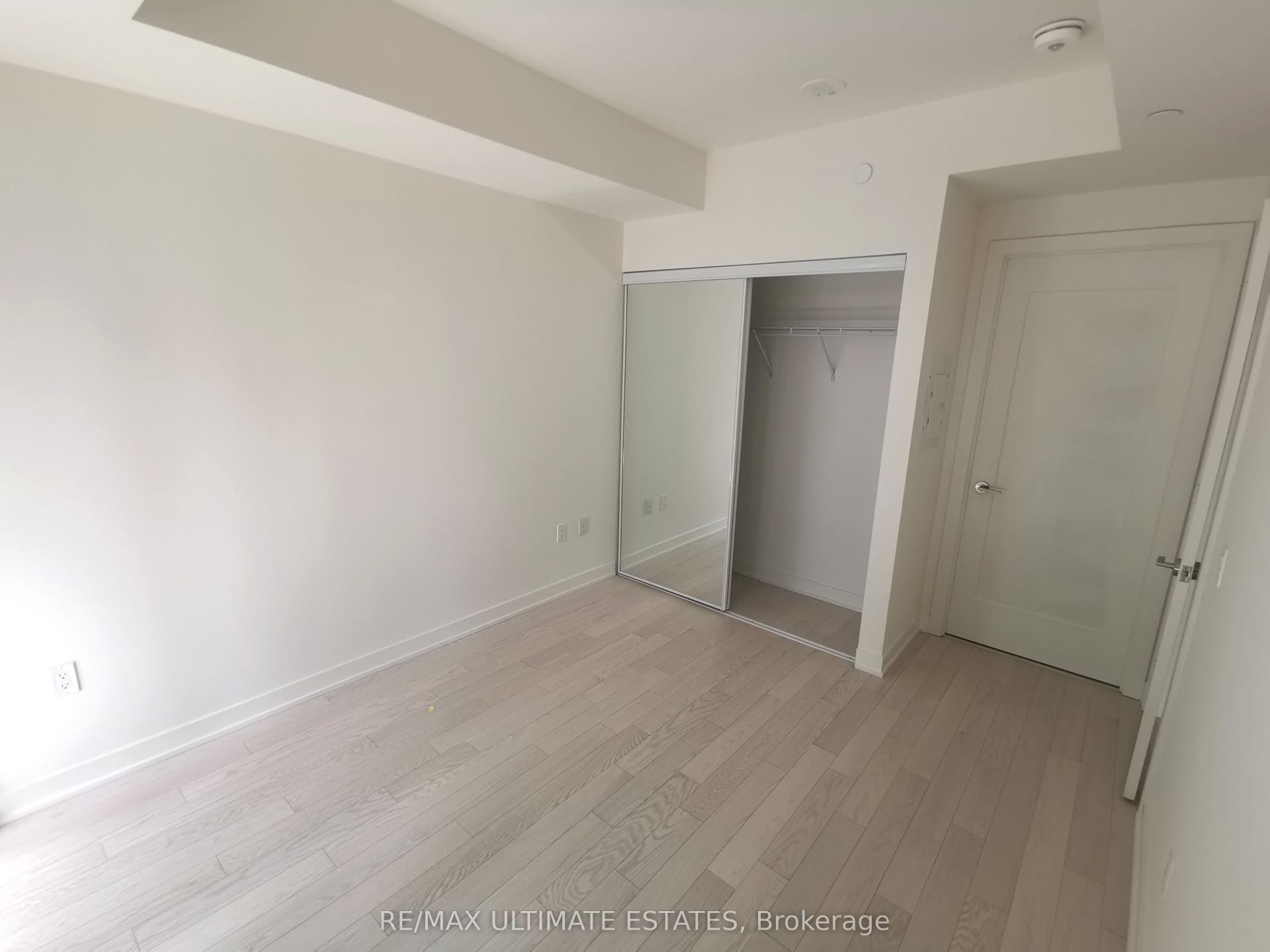 330 Richmond Street W, #1902, Toronto C01, Toronto C, Toronto ON M5V 1X2