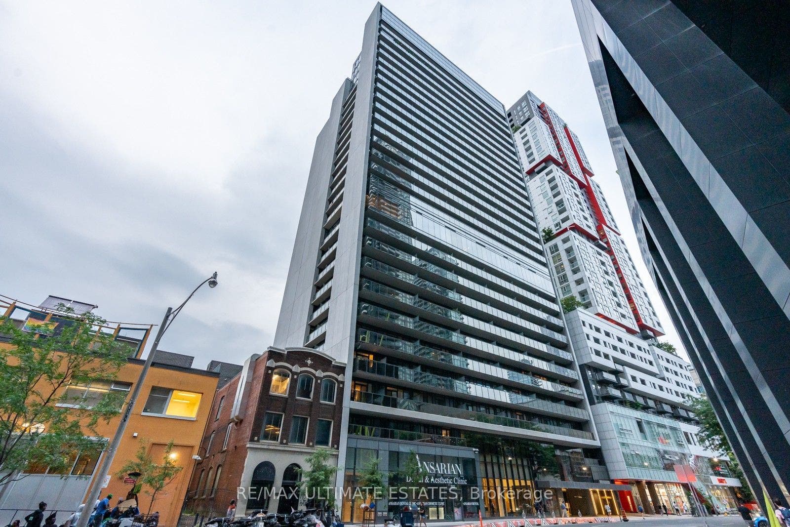 330 Richmond Street W, #1902, Toronto C01, Toronto C, Toronto ON M5V 1X2
