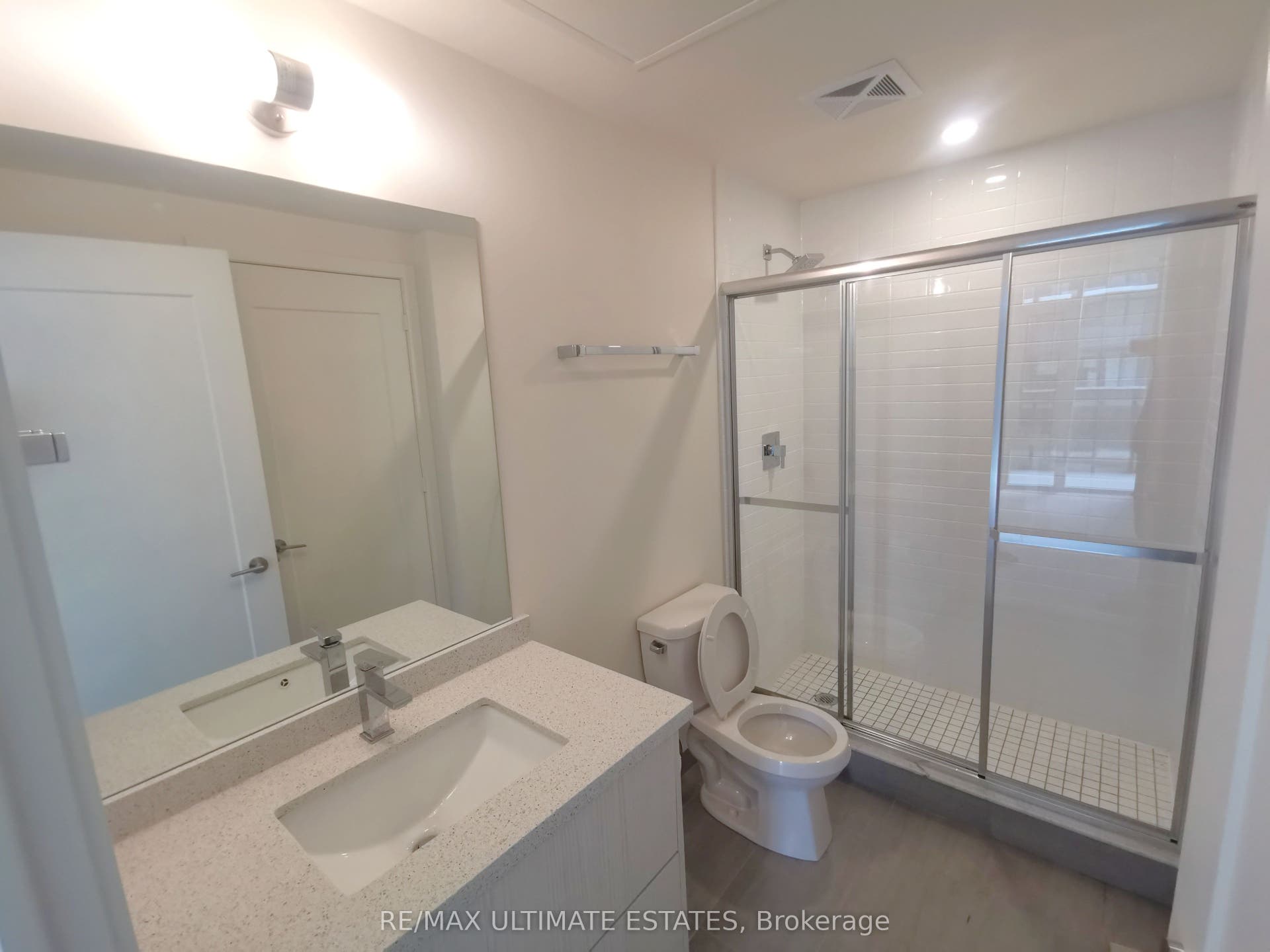 330 Richmond Street W, #1902, Toronto C01, Toronto C, Toronto ON M5V 1X2