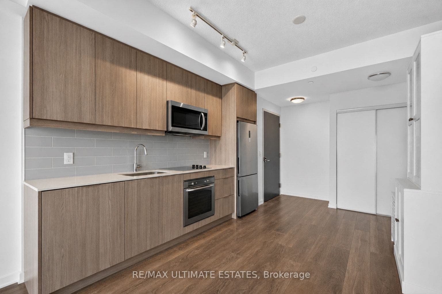32 Forest Manor Road, #2301, Toronto C, Toronto ON M2J 1M5 32 Forest Manor Road, #2301, Toronto C, Toronto ON M2J 1M5
