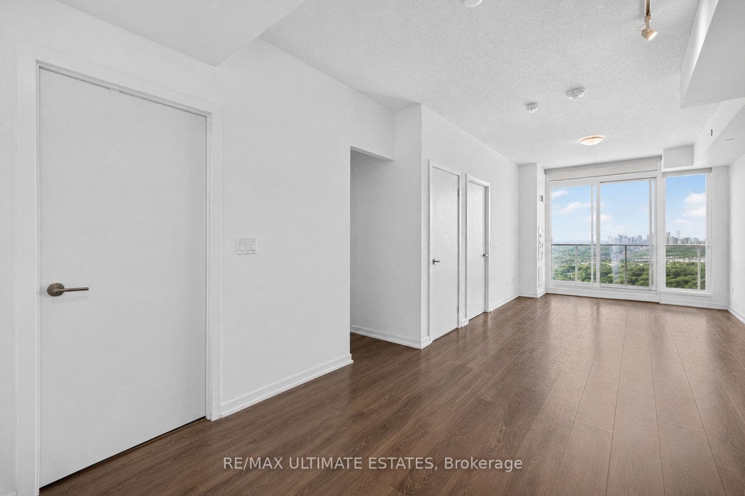 32 Forest Manor Road, #2301, Toronto C, Toronto ON M2J 1M5 32 Forest Manor Road, #2301, Toronto C, Toronto ON M2J 1M5
