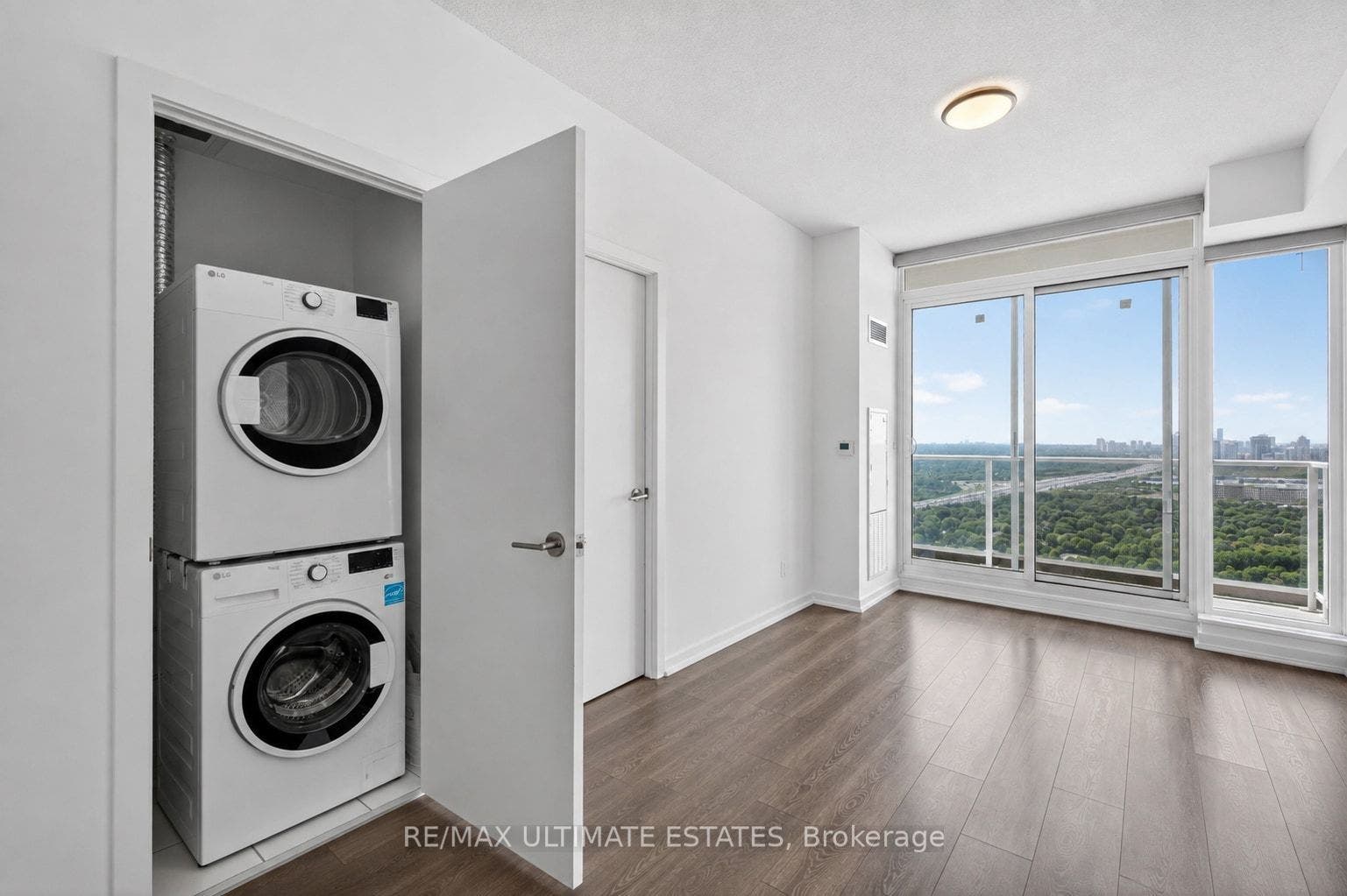 32 Forest Manor Road, #2301, Toronto C, Toronto ON M2J 1M5 32 Forest Manor Road, #2301, Toronto C, Toronto ON M2J 1M5