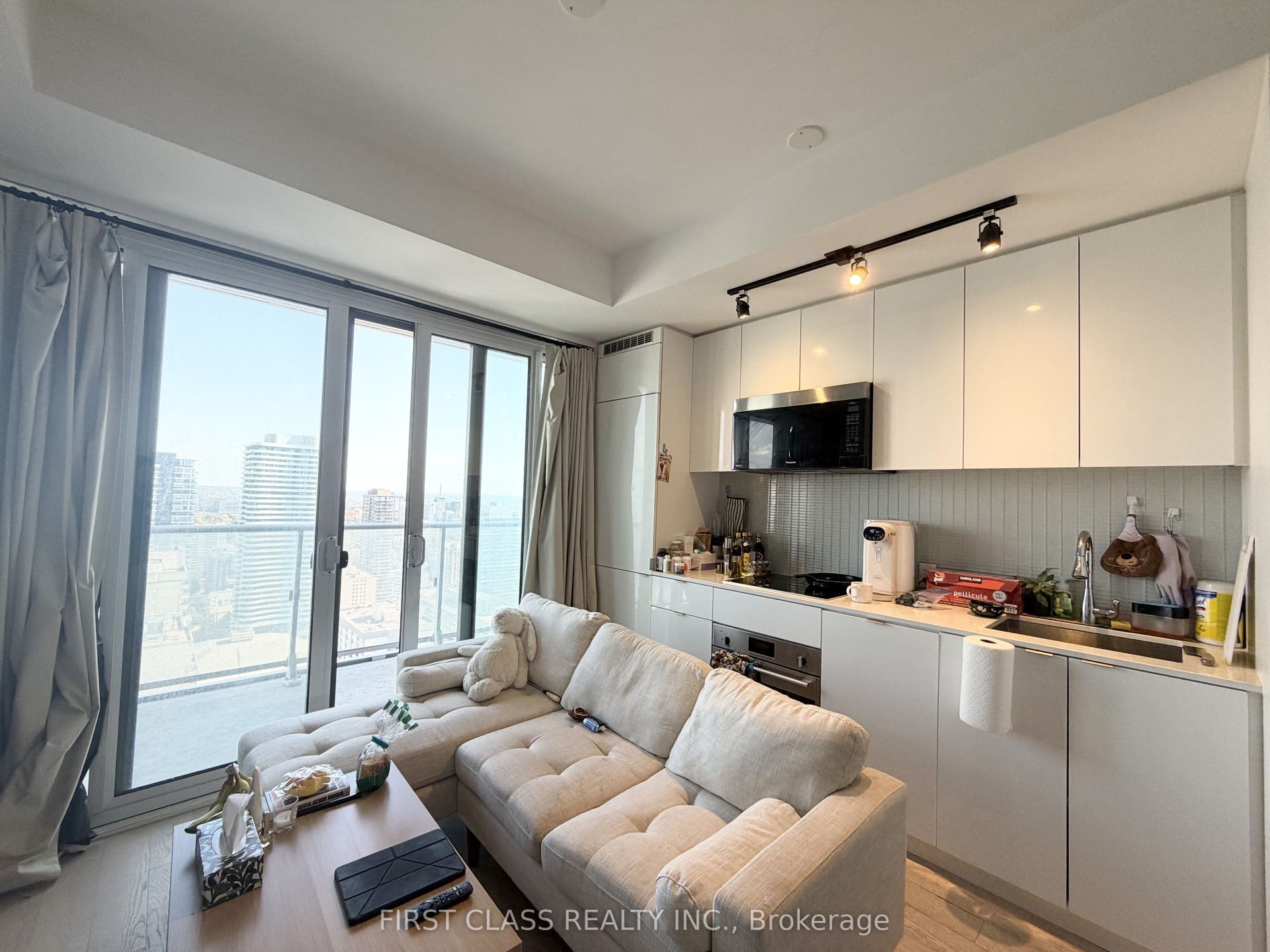 7 Grenville Street, #3708, Toronto C, Toronto ON M4Y 0E9