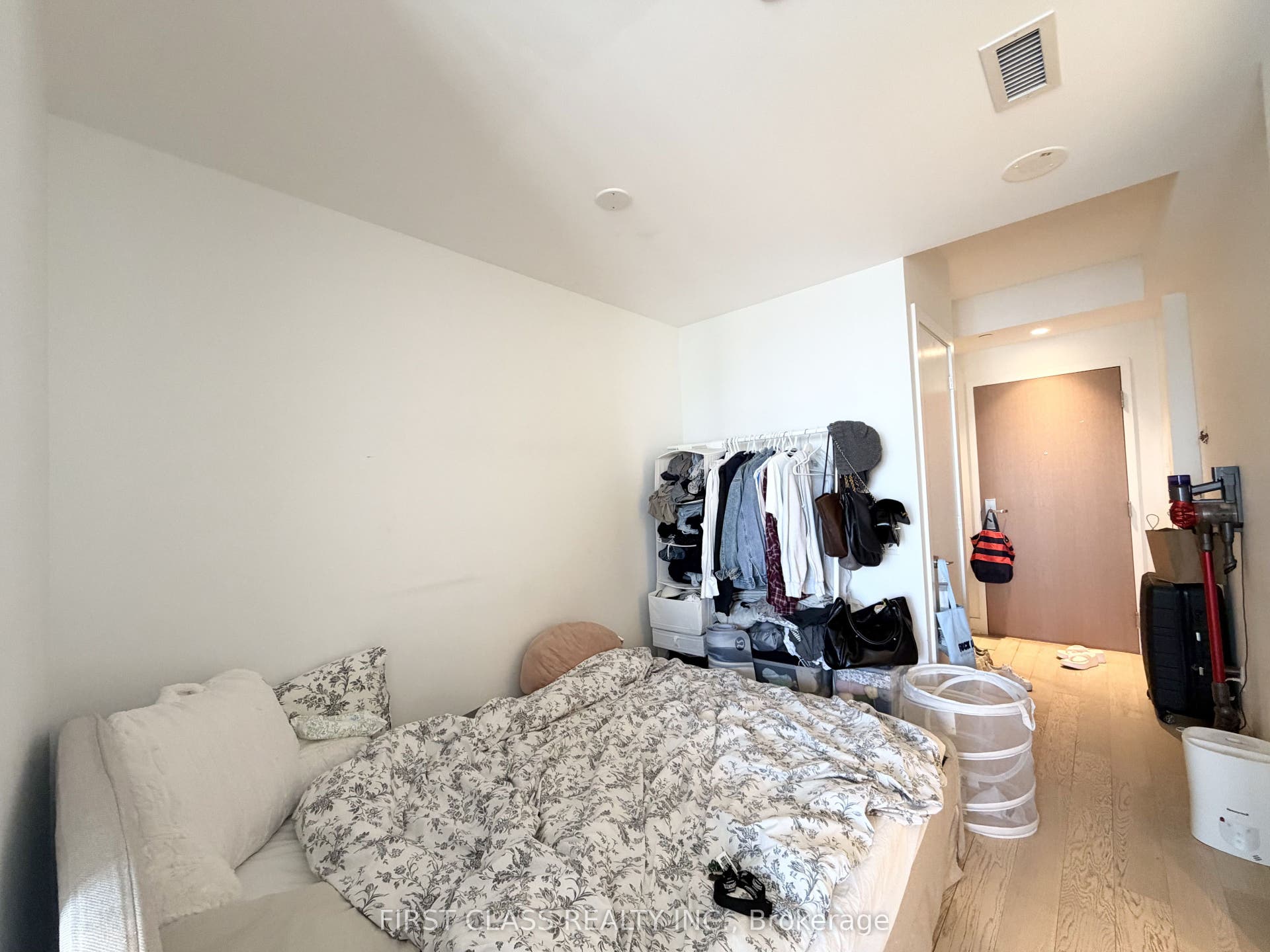 7 Grenville Street, #3708, Toronto C, Toronto ON M4Y 0E9