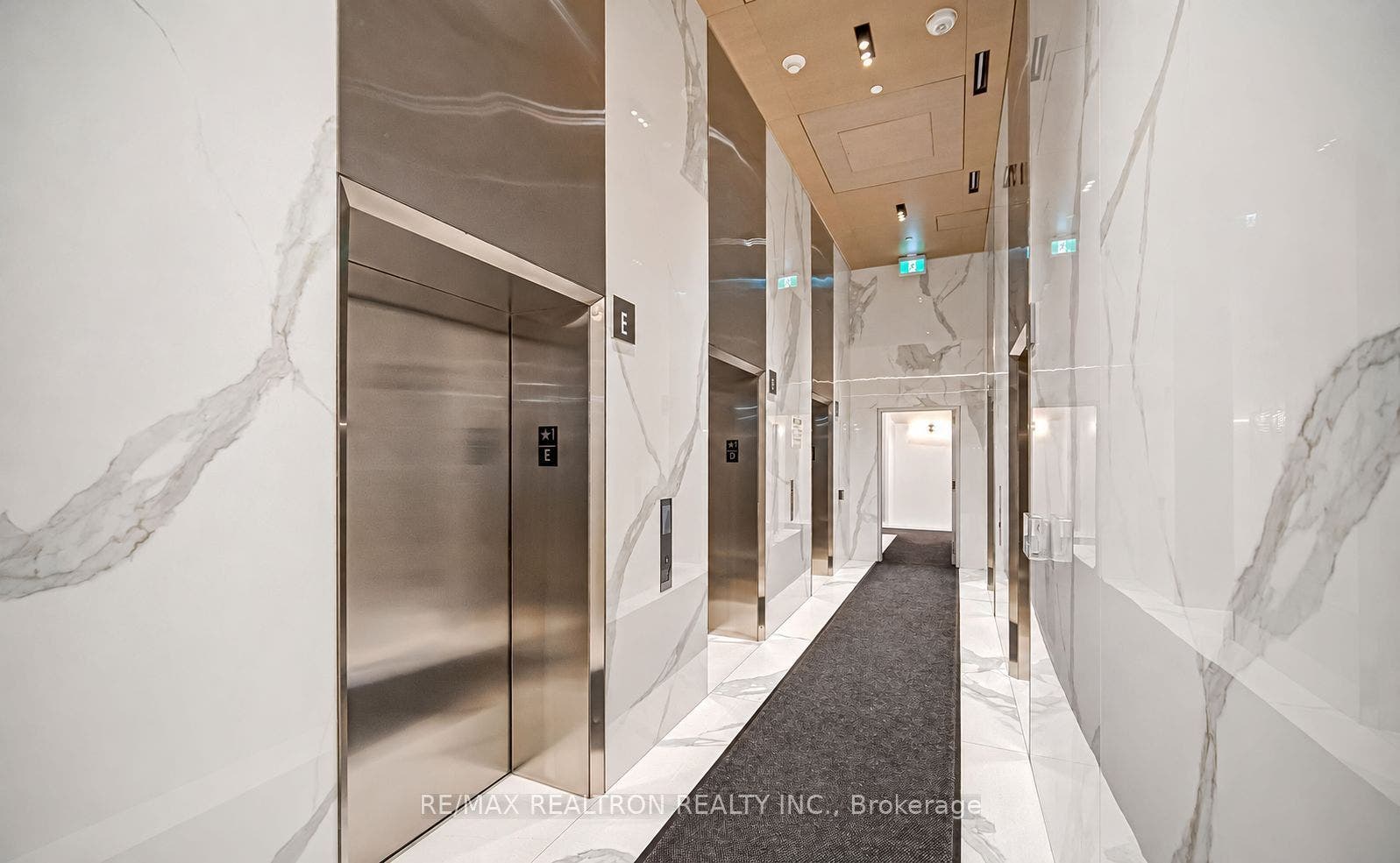 88 Queen Street E, #4711, Toronto C, Toronto ON M5C 0B6