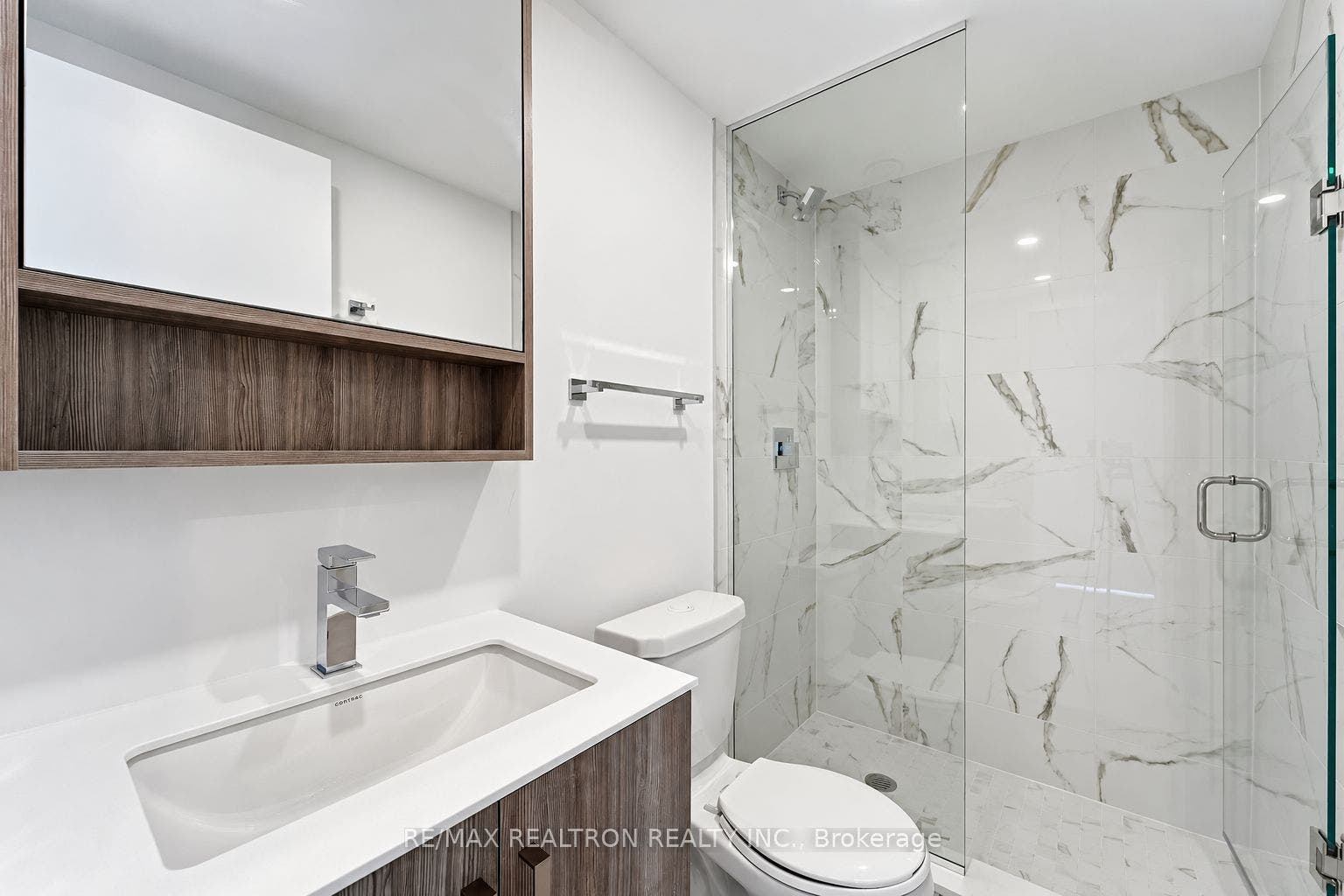 88 Queen Street E, #4711, Toronto C, Toronto ON M5C 0B6