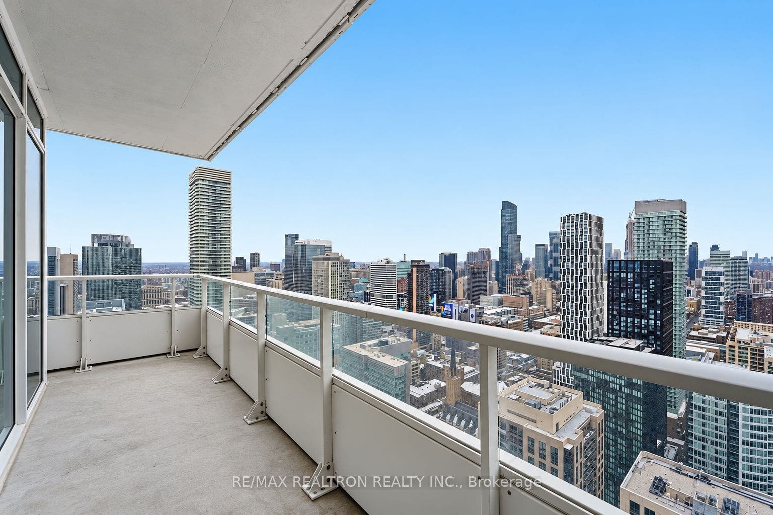 88 Queen Street E, #4711, Toronto C, Toronto ON M5C 0B6