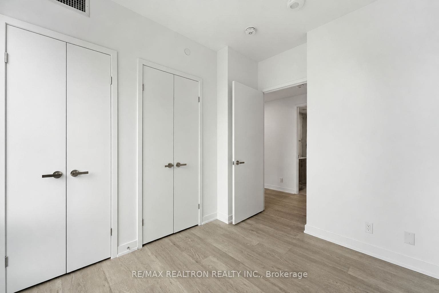 88 Queen Street E, #4711, Toronto C, Toronto ON M5C 0B6