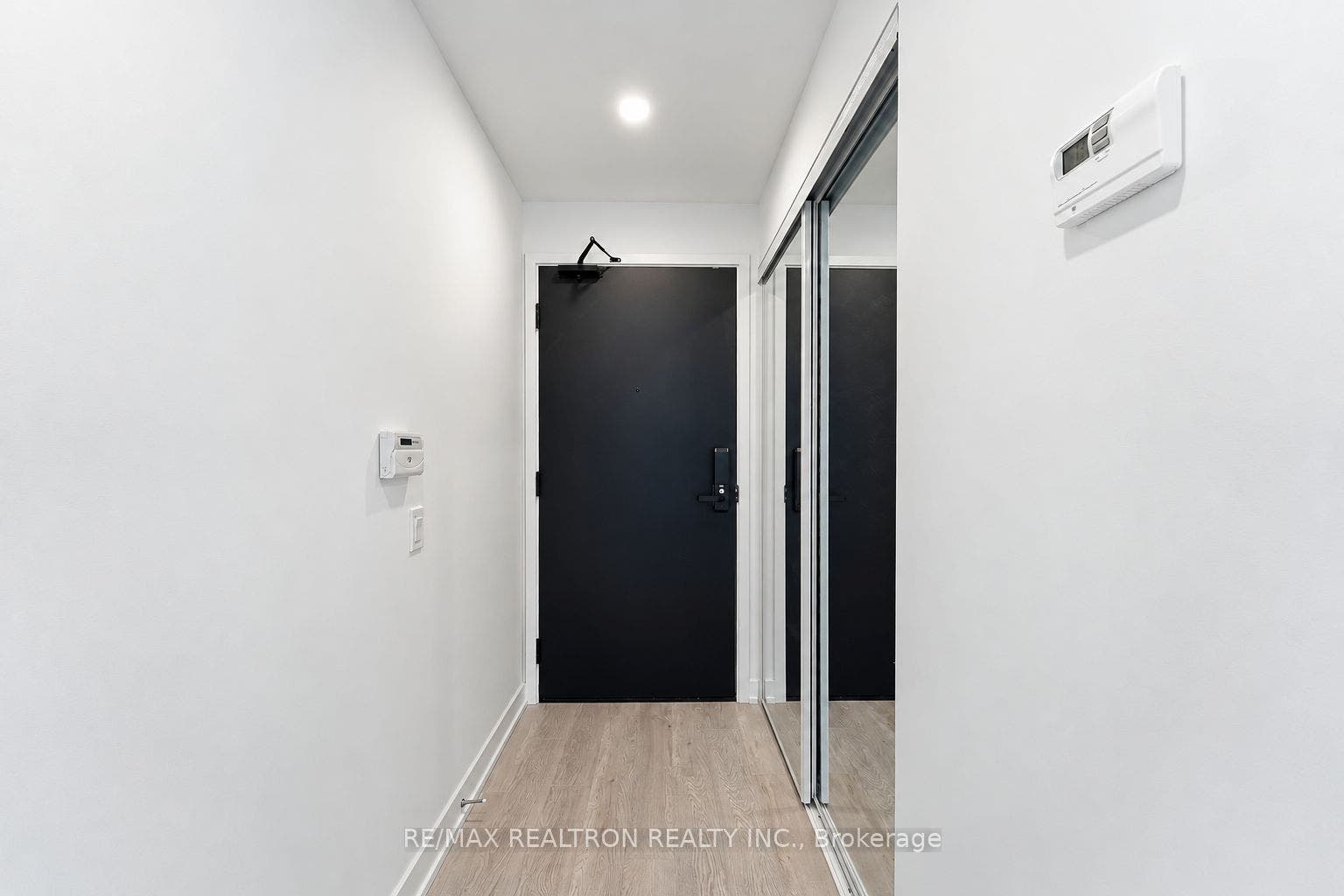 88 Queen Street E, #4711, Toronto C, Toronto ON M5C 0B6