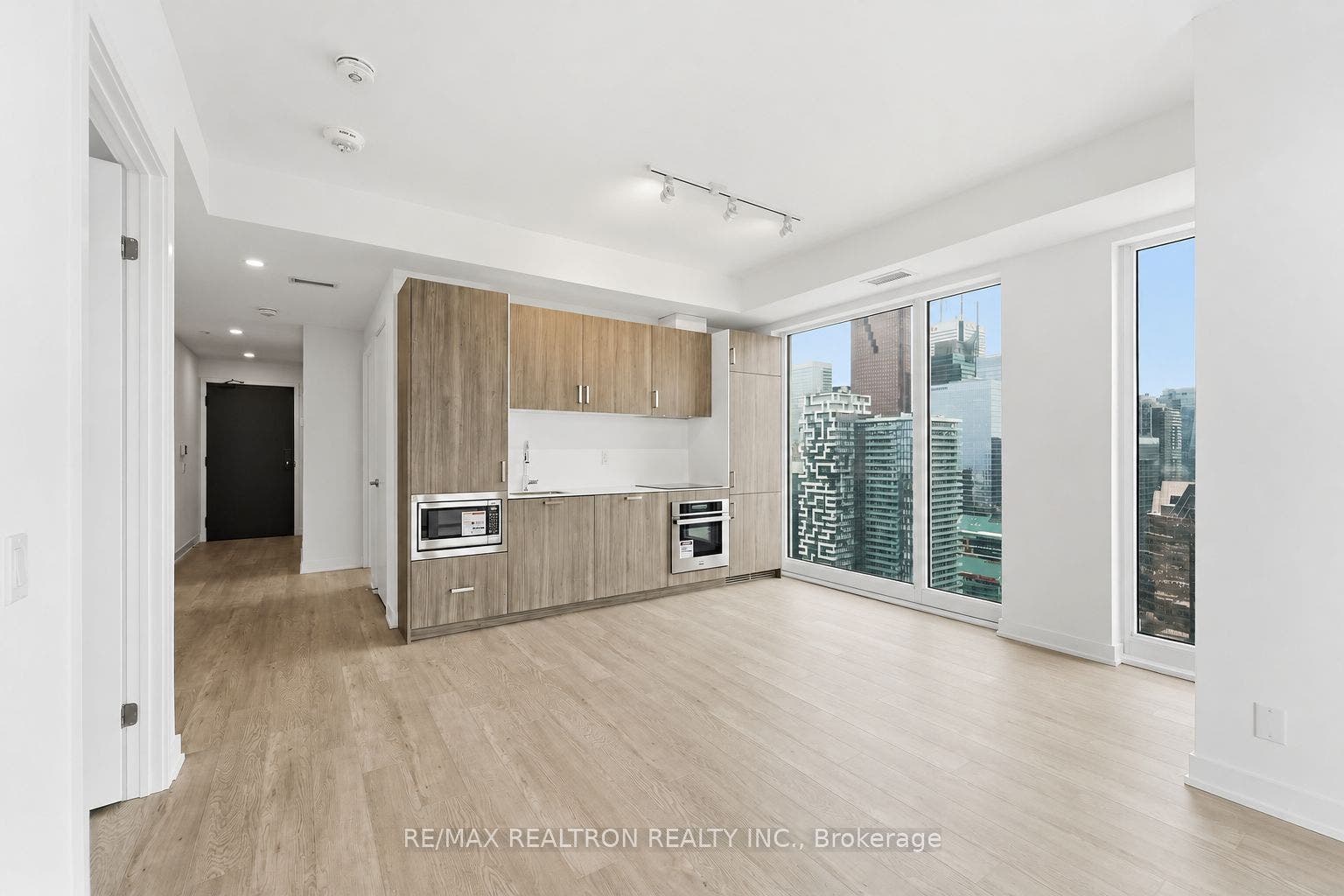 88 Queen Street E, #4711, Toronto C, Toronto ON M5C 0B6