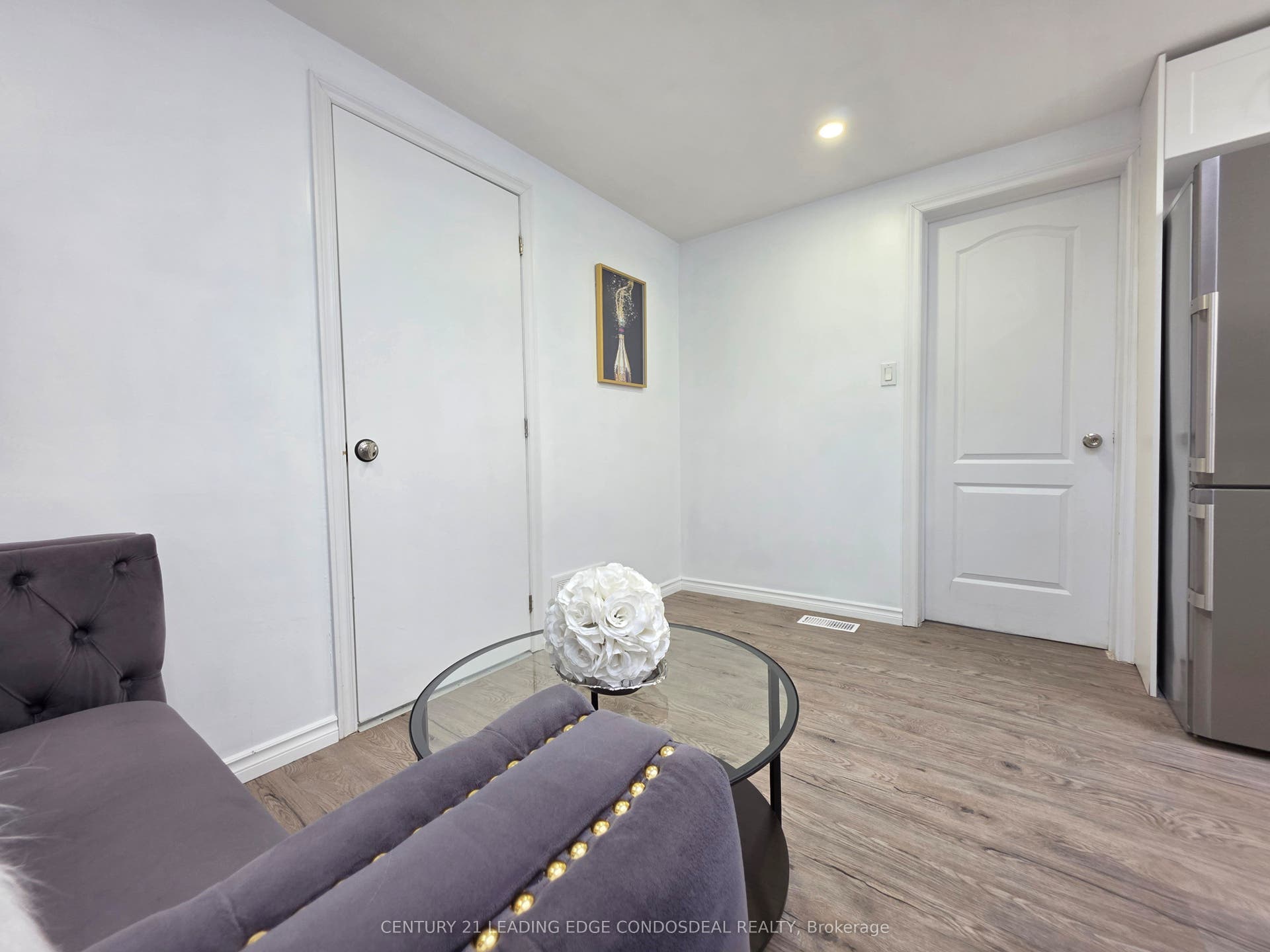 658 Dundas Street W, #2B, Toronto C, Toronto ON M5T 1H9