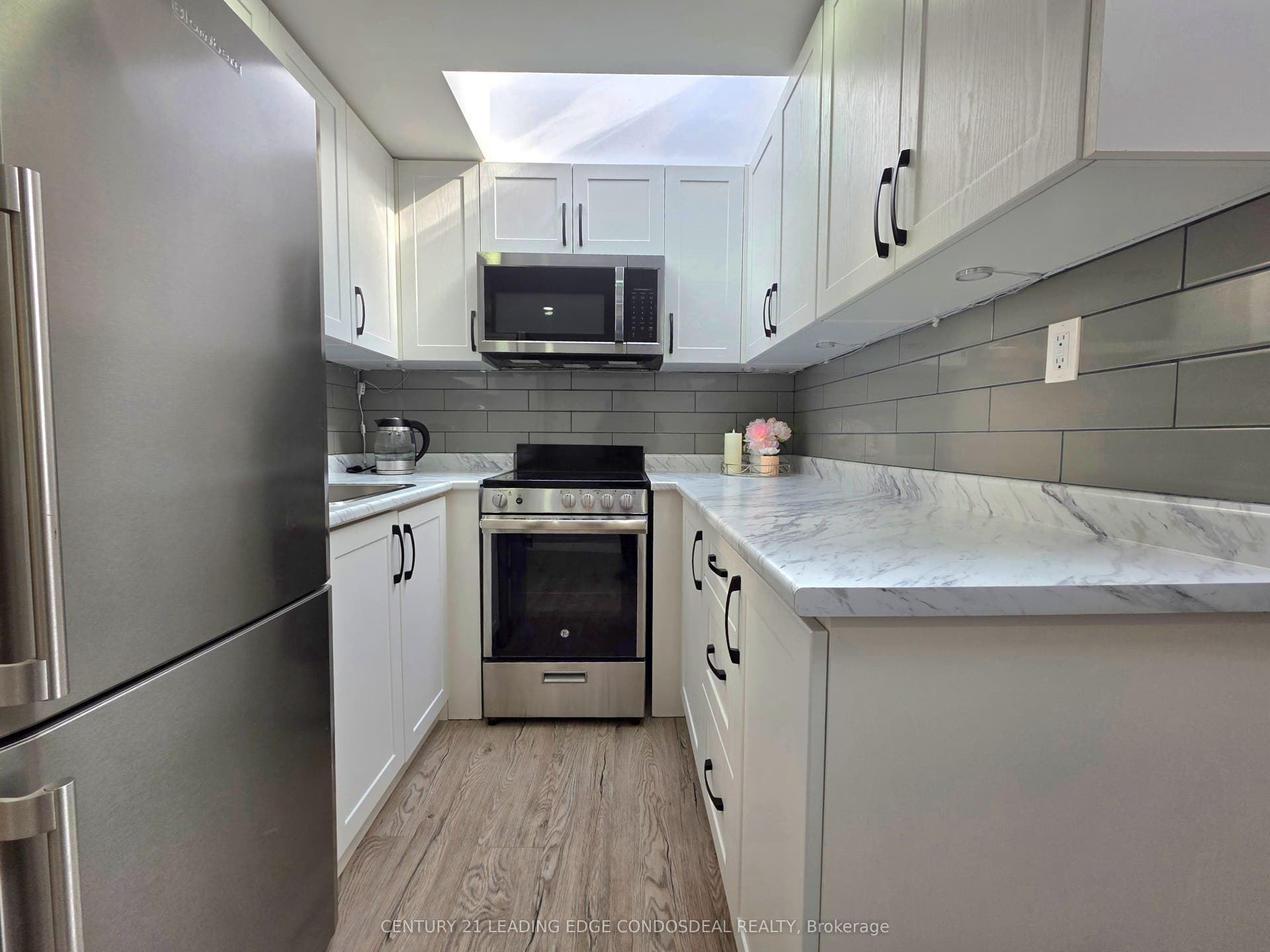 658 Dundas Street W, #2B, Toronto C, Toronto ON M5T 1H9