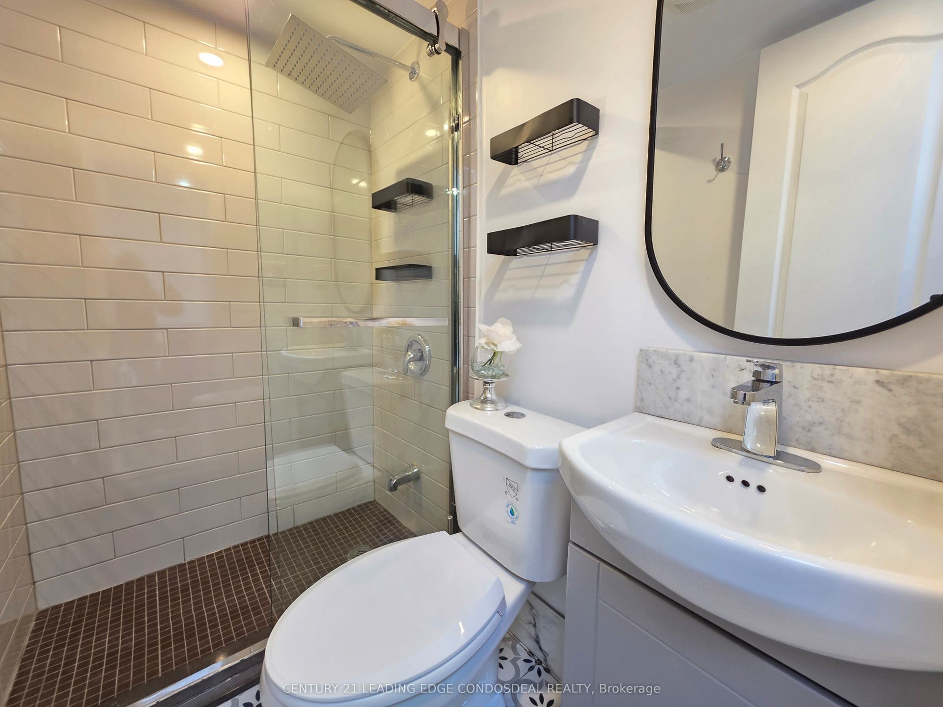 658 Dundas Street W, #2B, Toronto C, Toronto ON M5T 1H9