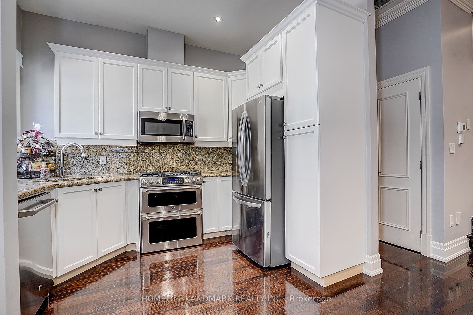 51 York Mills Road, #309, Toronto C12, Toronto C, Toronto ON M2P 1B6