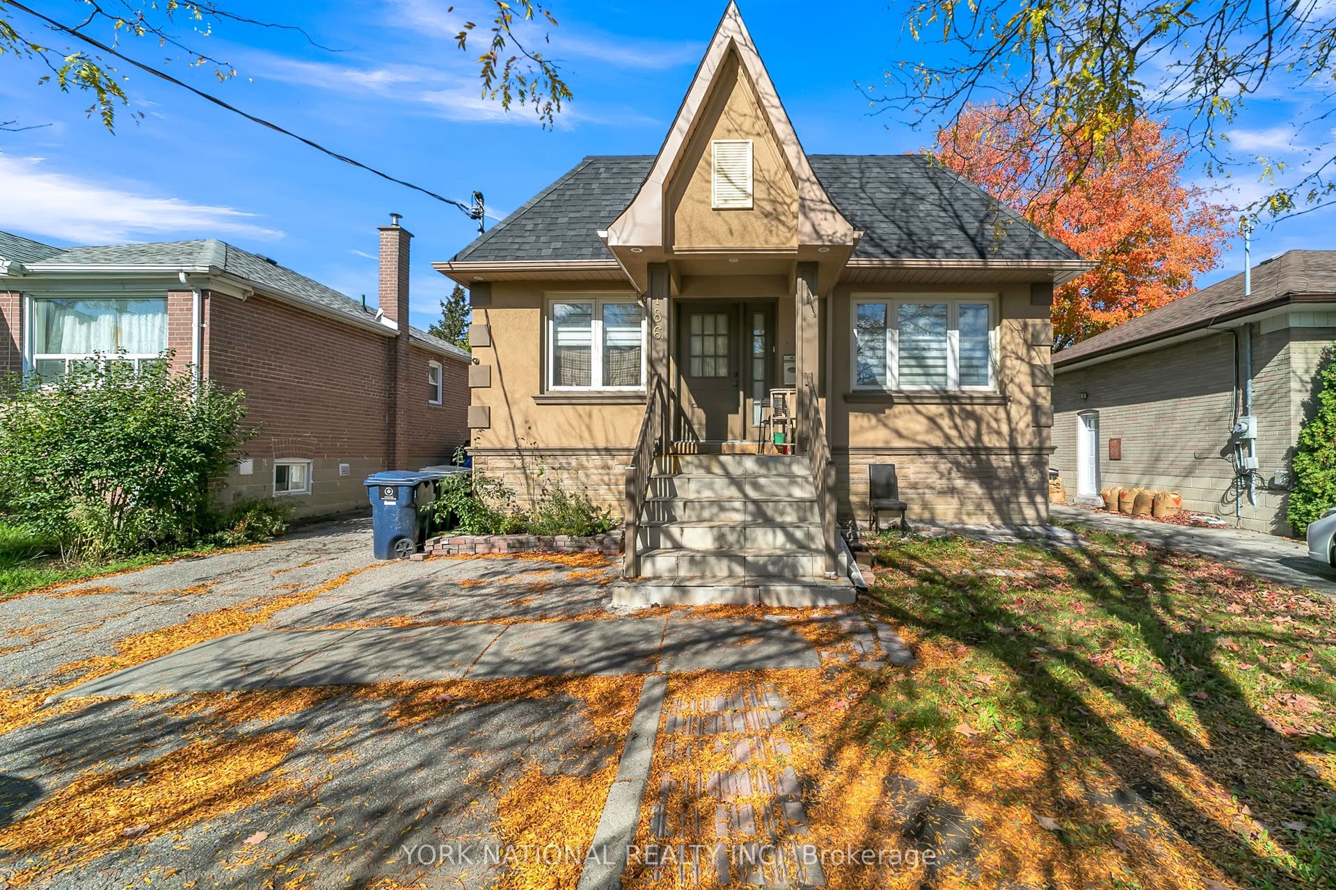 186 Patricia Avenue, Toronto C, Toronto ON M2M 1J5