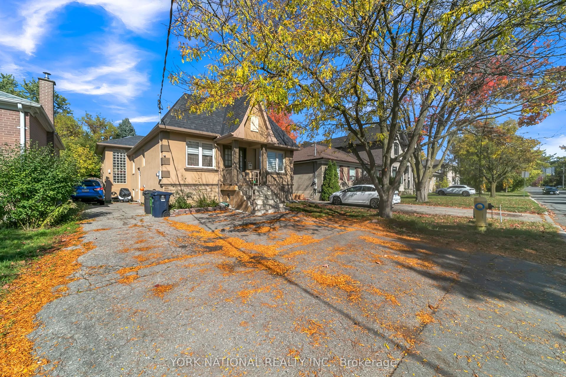 186 Patricia Avenue, Toronto C, Toronto ON M2M 1J5
