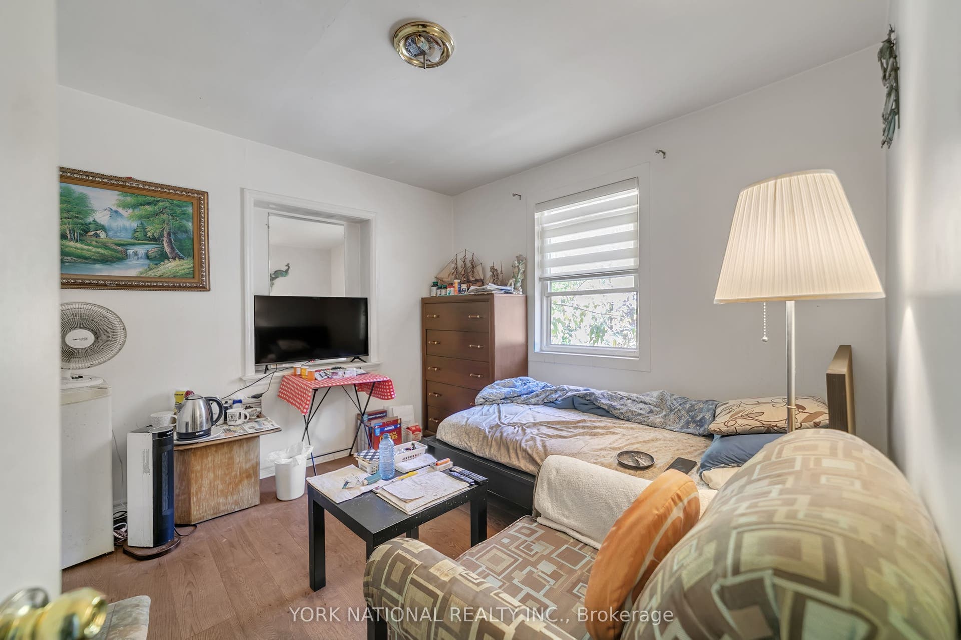 186 Patricia Avenue, Toronto C, Toronto ON M2M 1J5