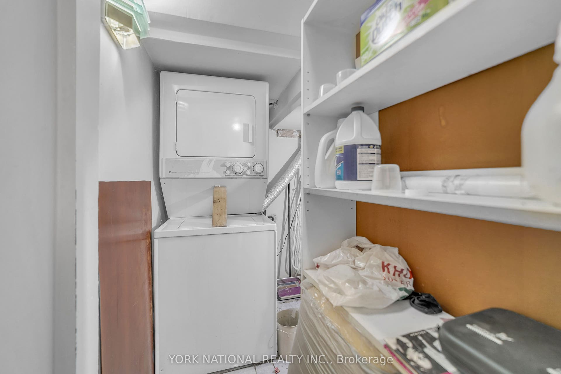 186 Patricia Avenue, Toronto C, Toronto ON M2M 1J5