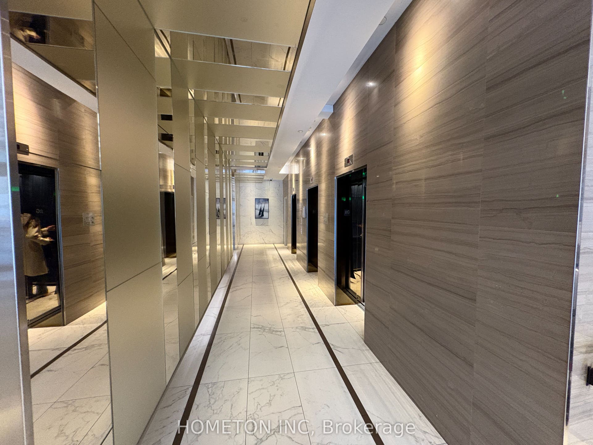 1 The Esplanade N/A, #1307, Toronto C, Toronto ON M5E 0A8