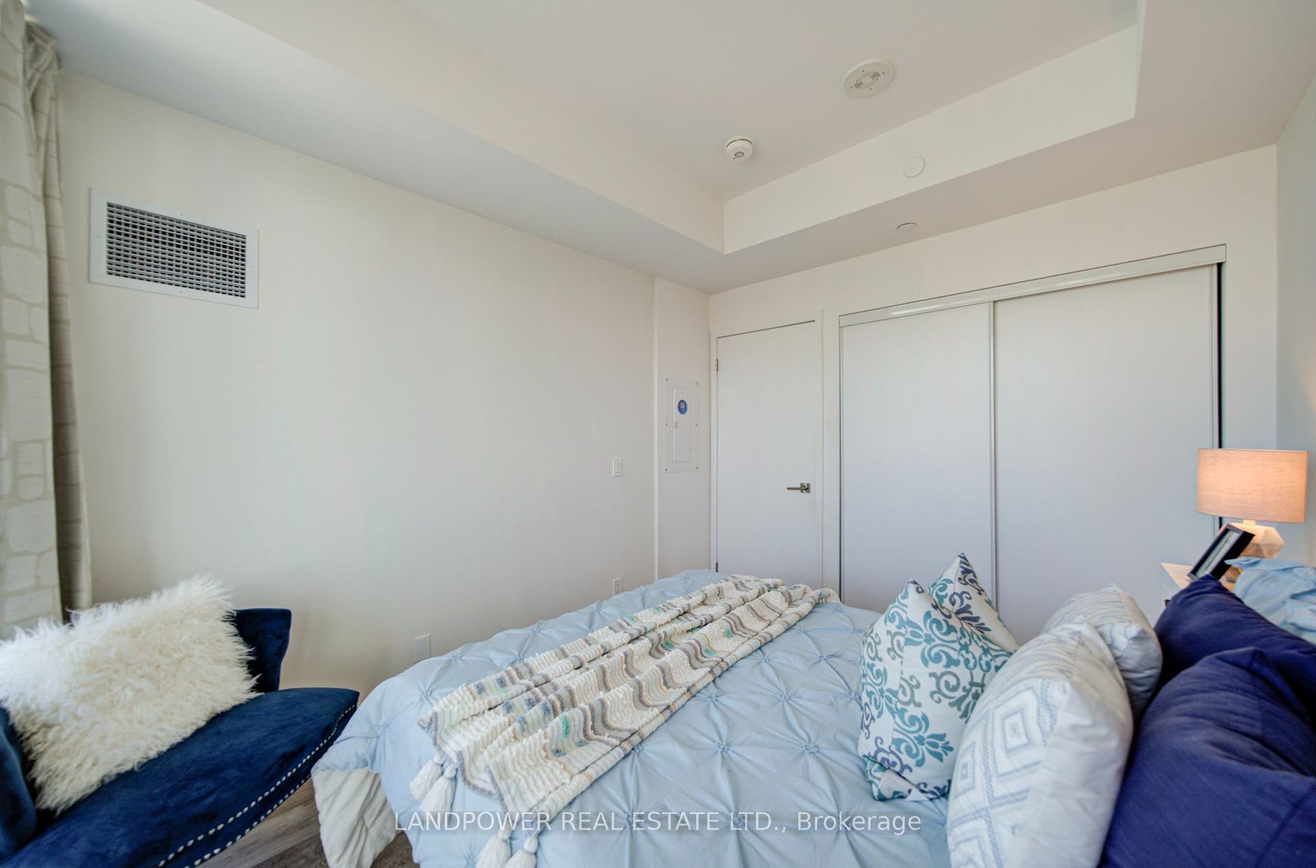 15 Holmes Avenue, #1906, Toronto C14, Toronto C, Toronto ON M2N 0L4