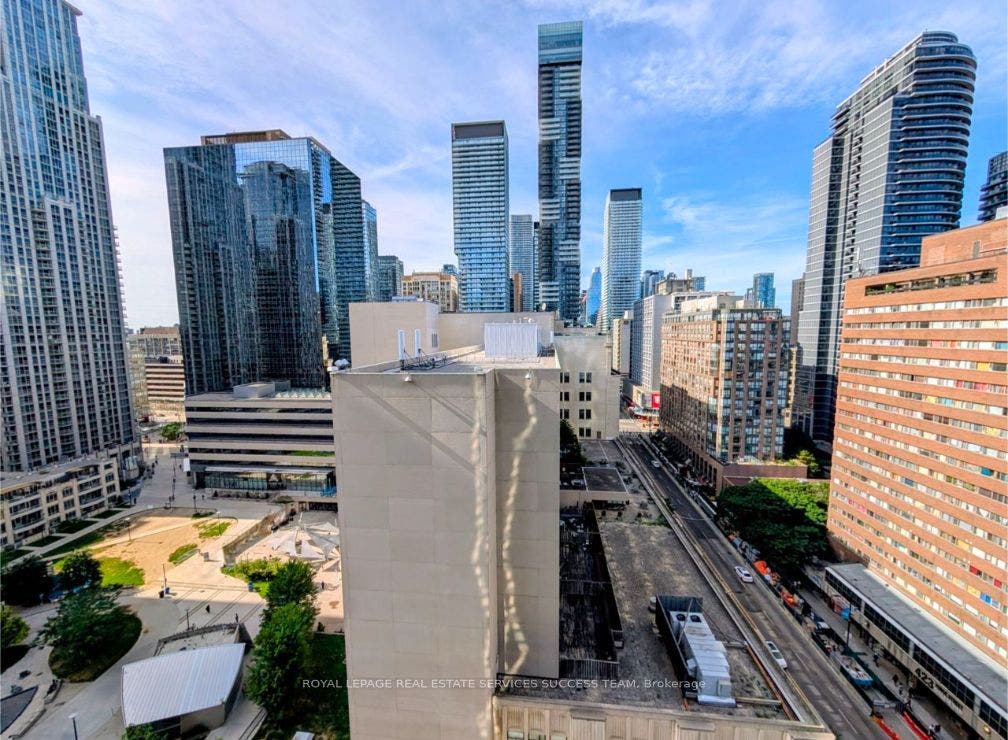 386 Yonge Street, #2801, Toronto C, Toronto ON M5B 0A5