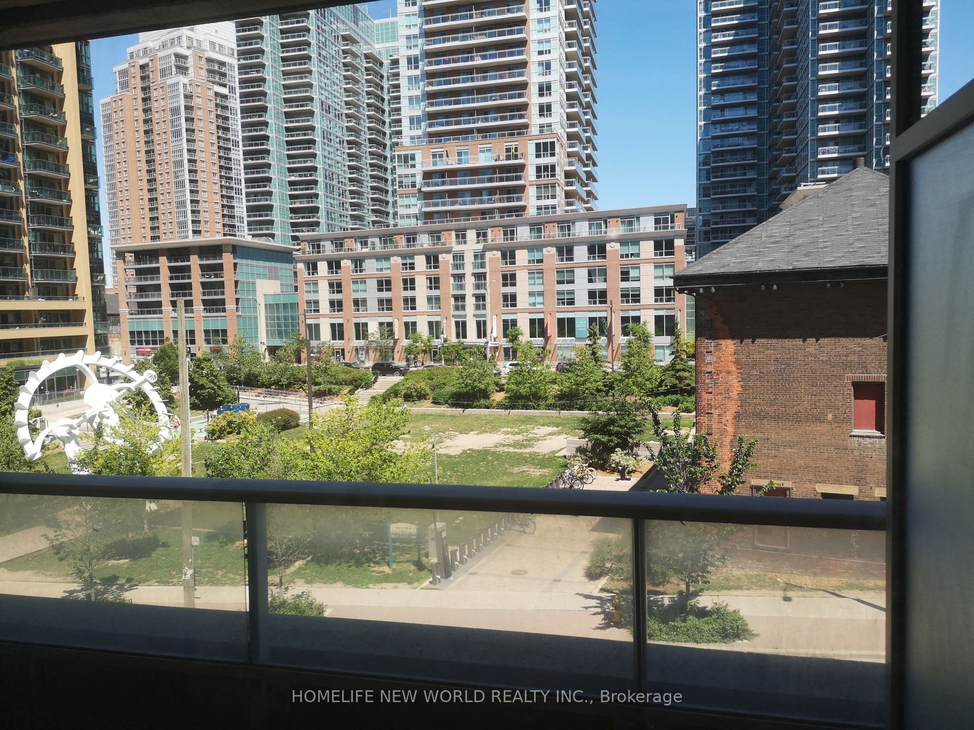 65 East Liberty Street, #427, Toronto C, Toronto ON M6K 0A2 65 East Liberty Street, #427, Toronto C, Toronto ON M6K 0A2