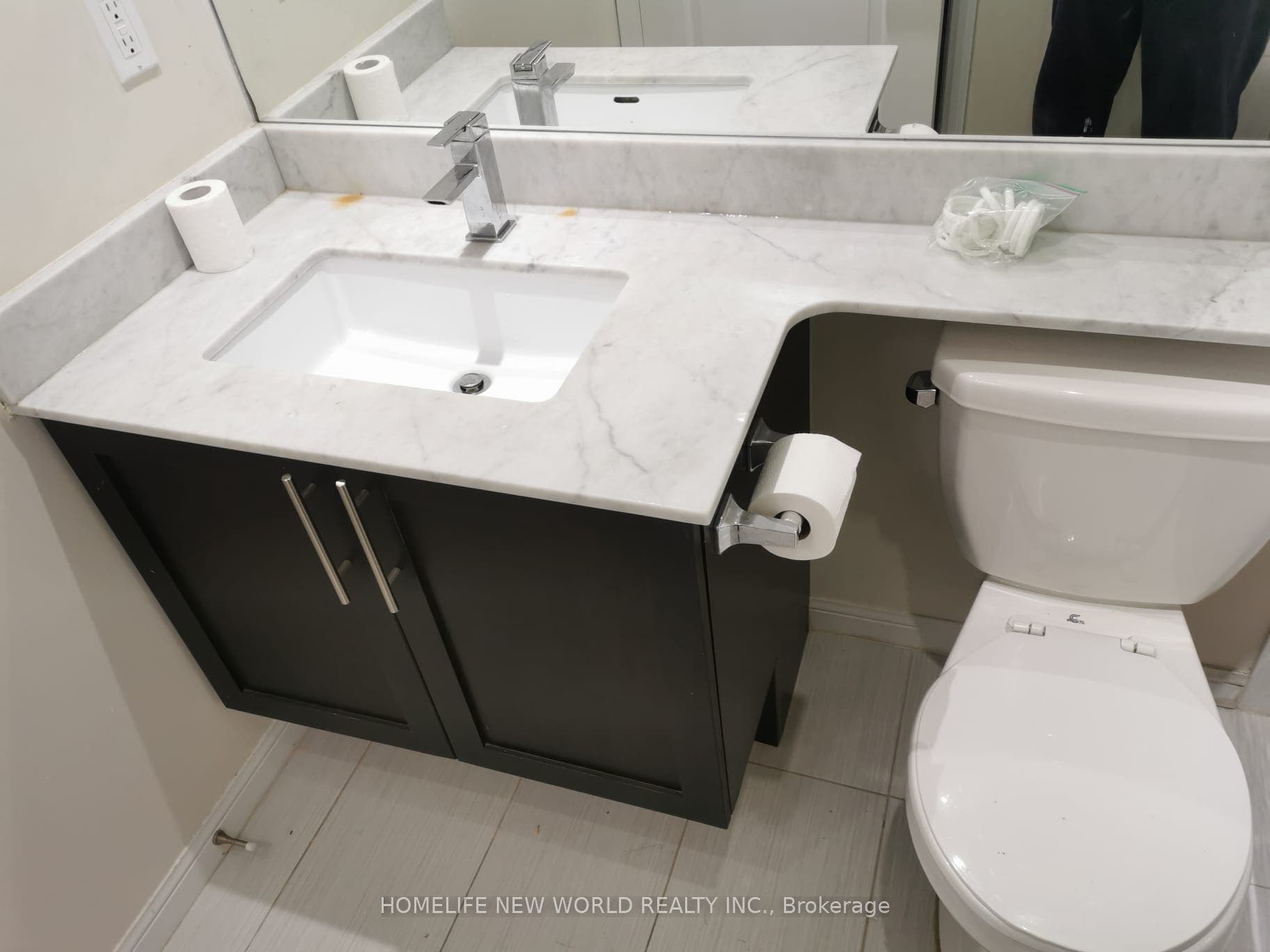 65 East Liberty Street, #427, Toronto C, Toronto ON M6K 0A2 65 East Liberty Street, #427, Toronto C, Toronto ON M6K 0A2