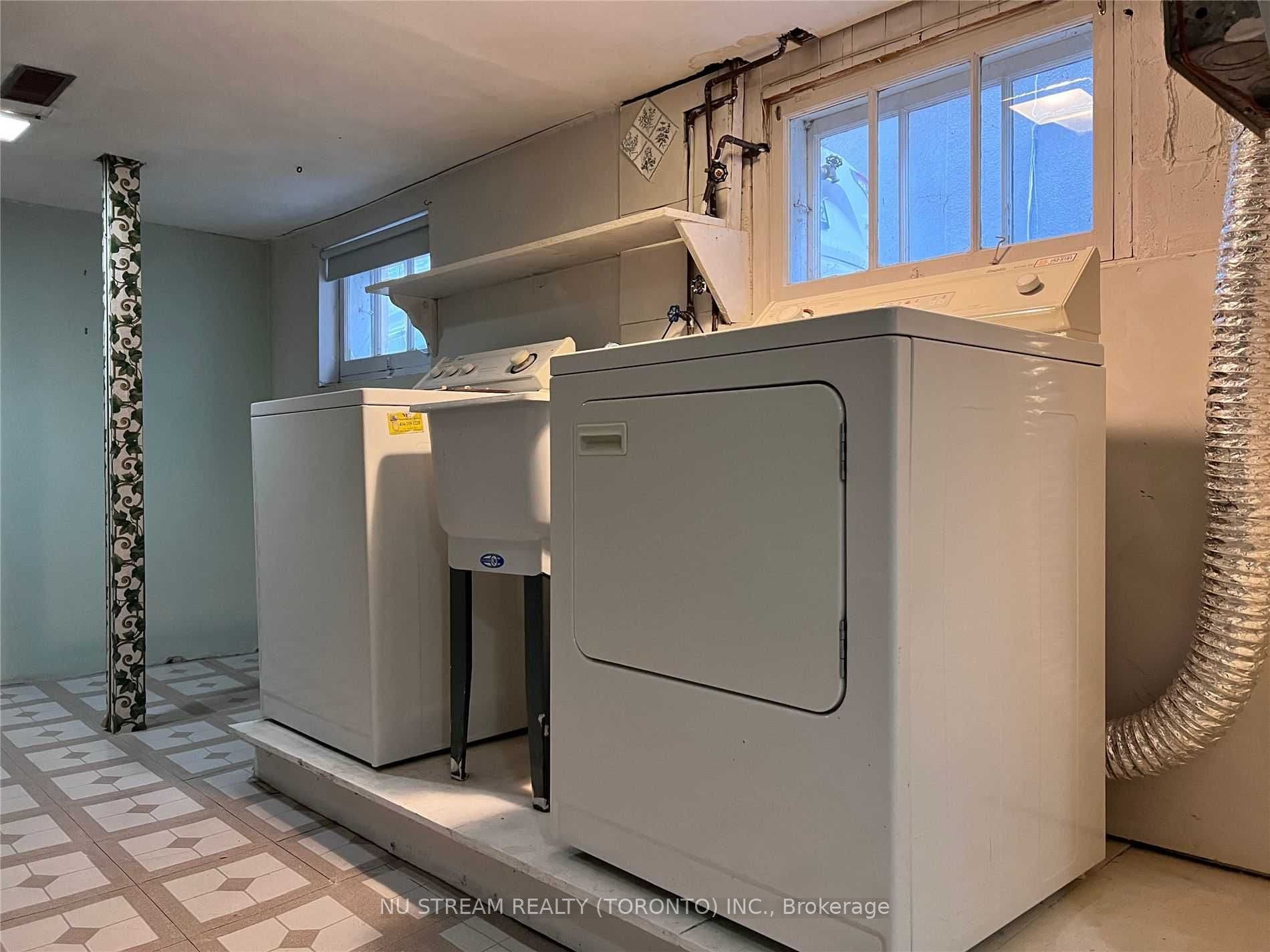 42 Glenavy Avenue, Toronto C12, Toronto C, Toronto ON M4P 2T7