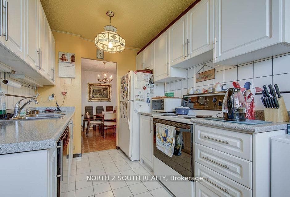 175 Hilda Avenue, #511, Toronto C, Toronto ON M2M 1V8