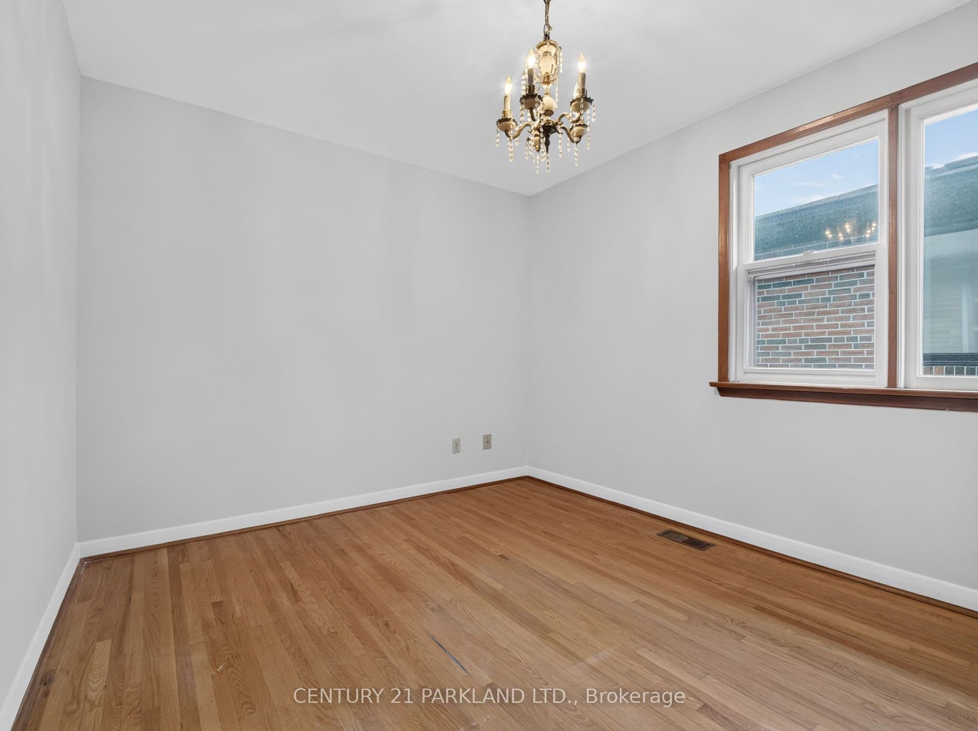2nd Large Bedroom