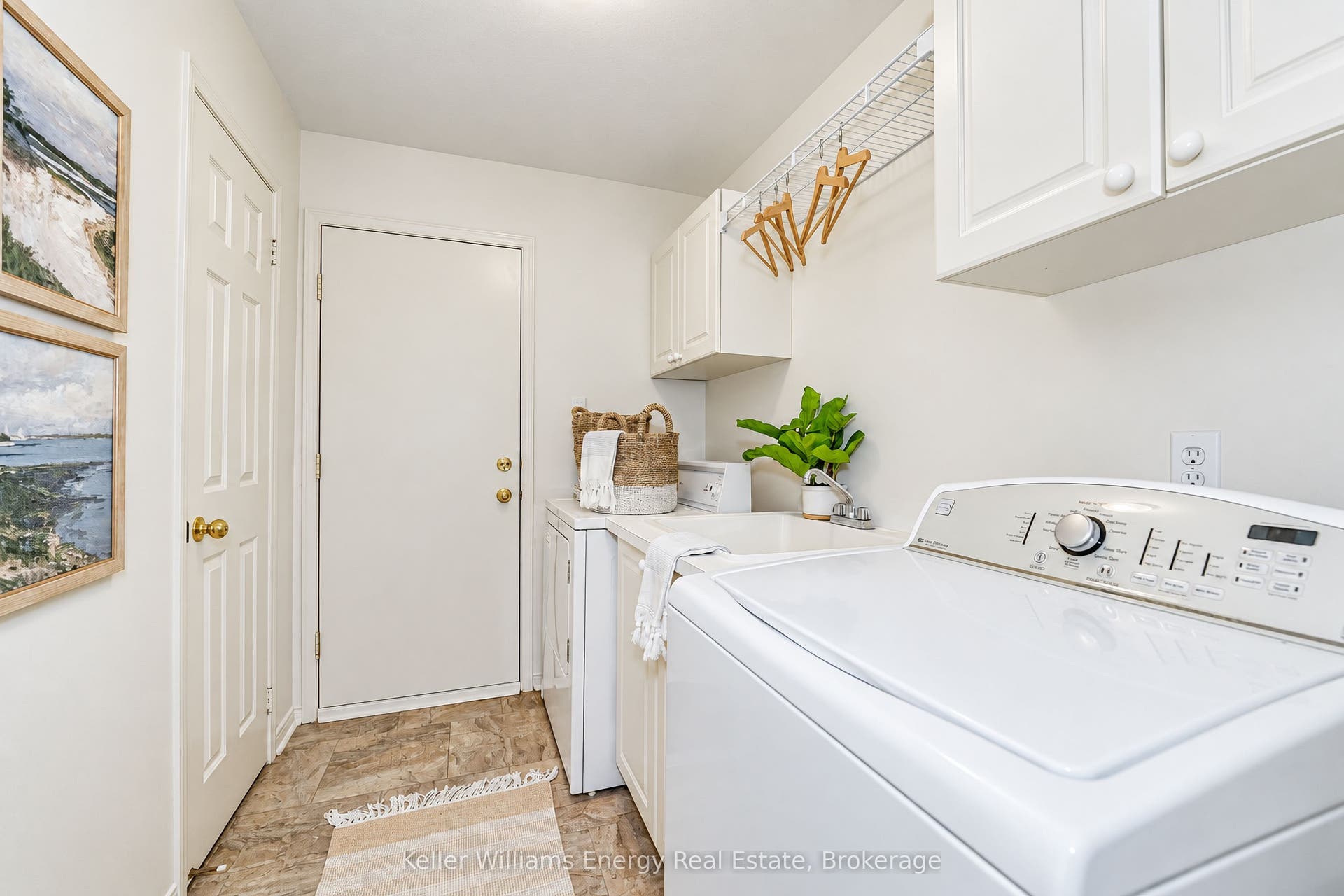 16 Amber Court, Scugog, Durham ON L9L 1R7