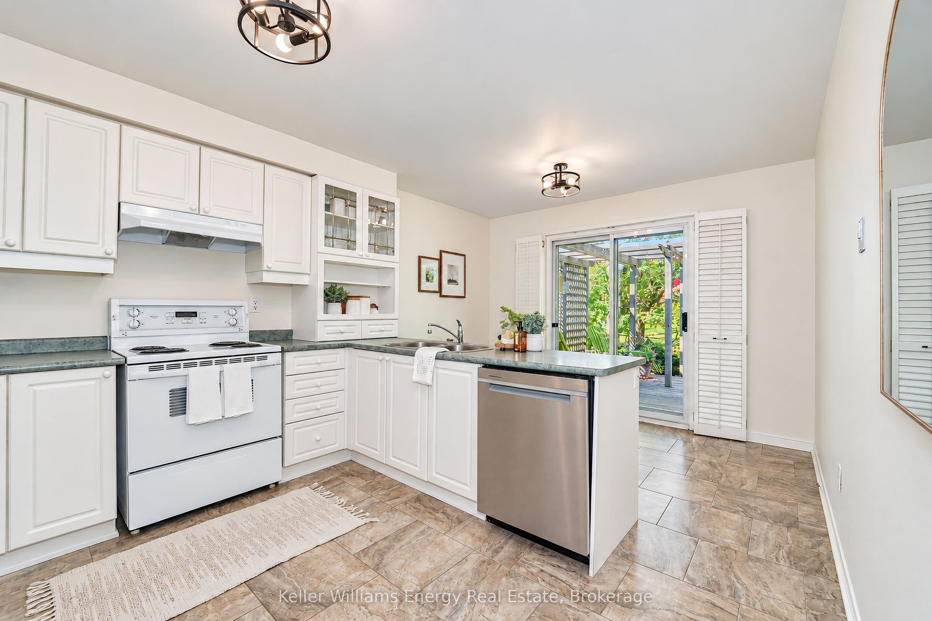 16 Amber Court, Scugog, Durham ON L9L 1R7