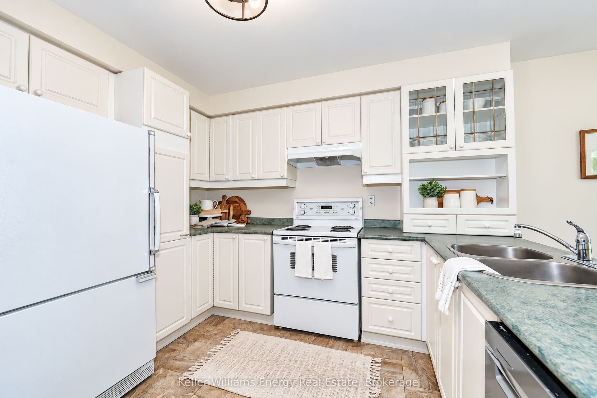 16 Amber Court, Scugog, Durham ON L9L 1R7