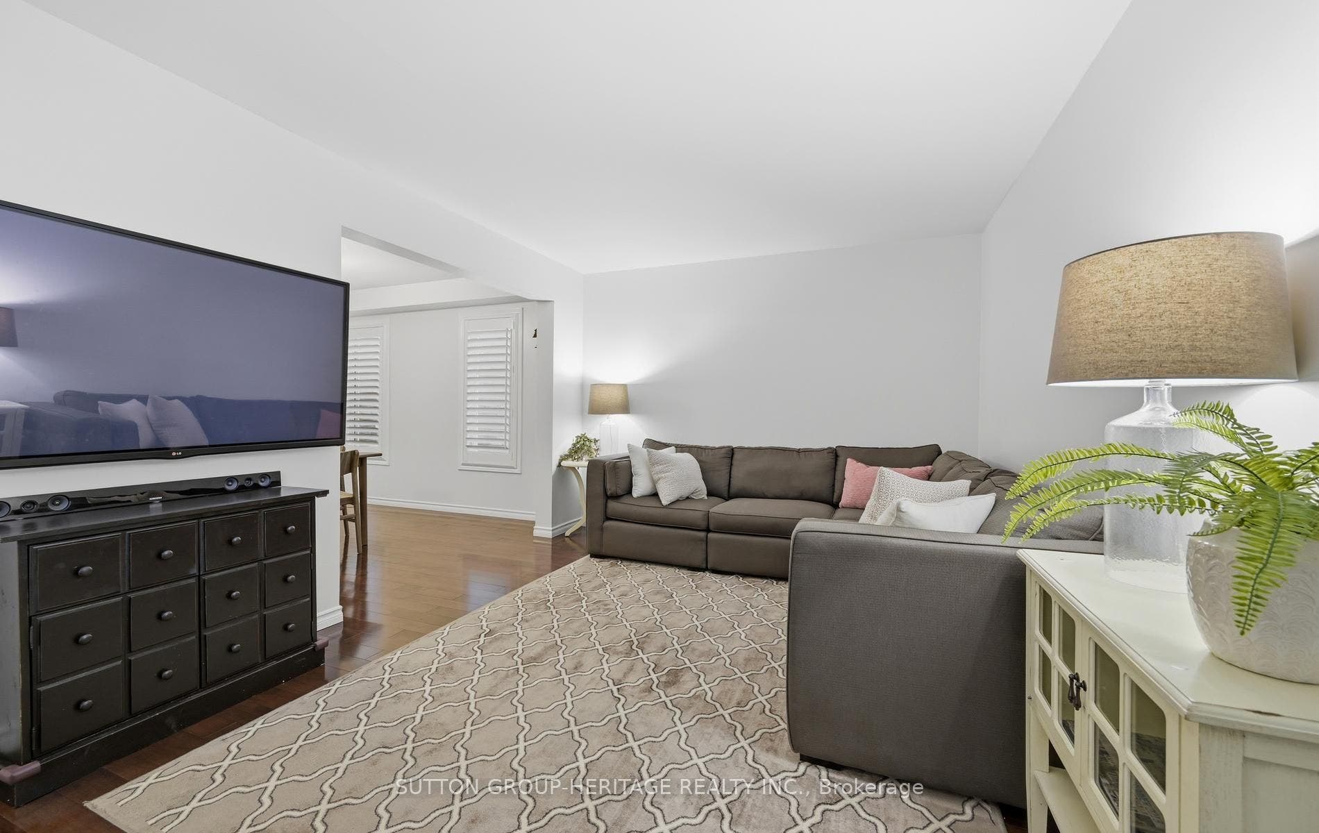 664 Eramosa Crescent, Pickering, Durham ON L1V 5N4