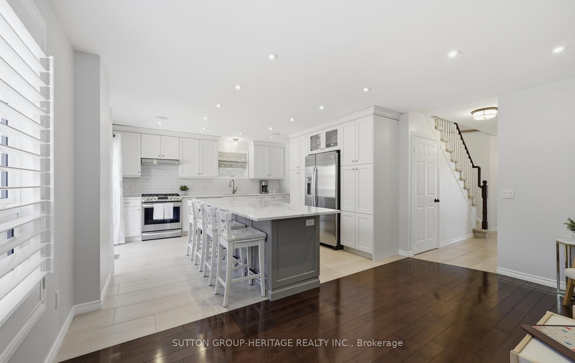 664 Eramosa Crescent, Pickering, Durham ON L1V 5N4