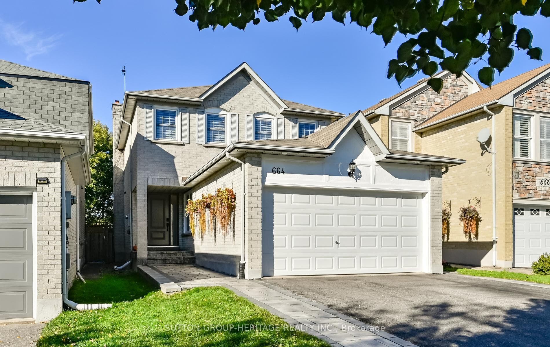 664 Eramosa Crescent, Pickering, Durham ON L1V 5N4