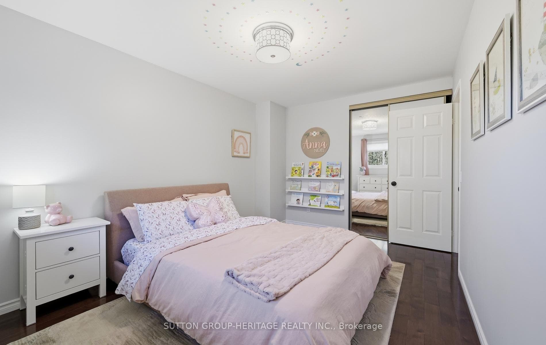 664 Eramosa Crescent, Pickering, Durham ON L1V 5N4