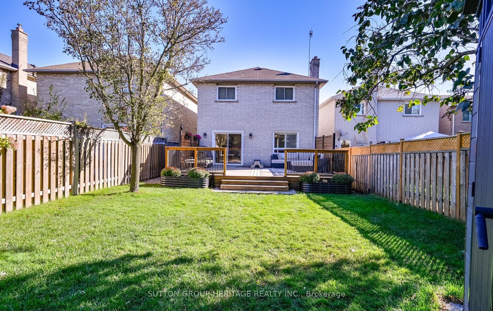 664 Eramosa Crescent, Pickering, Durham ON L1V 5N4