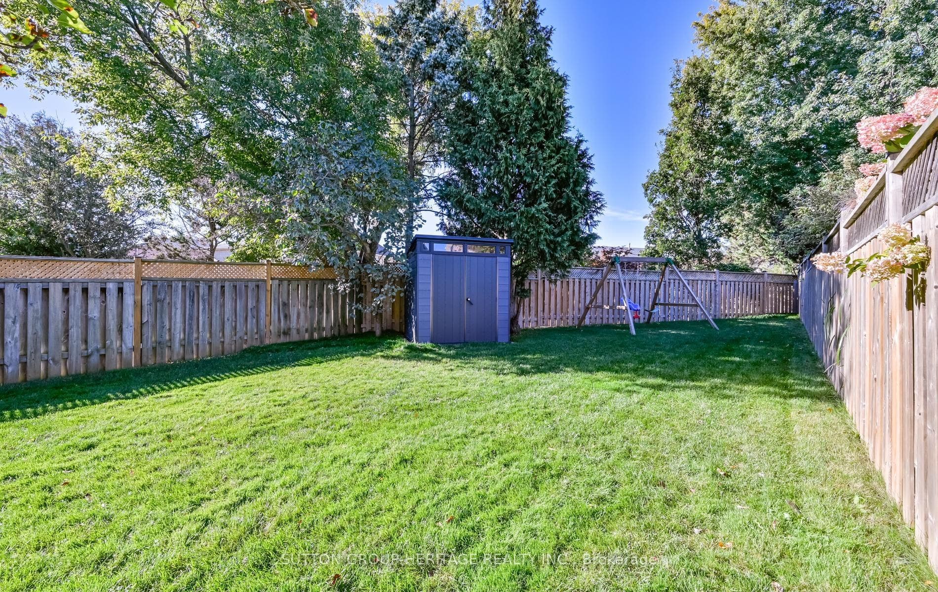 664 Eramosa Crescent, Pickering, Durham ON L1V 5N4