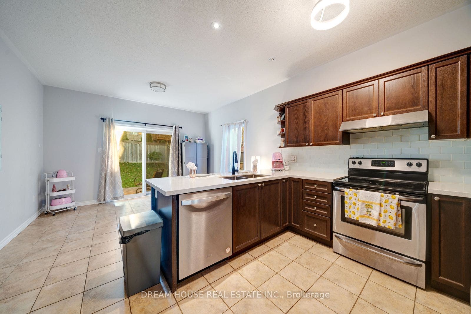 186 Fenning Drive, Clarington, Durham ON L1E 3K2