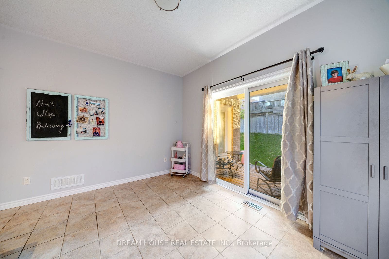 186 Fenning Drive, Clarington, Durham ON L1E 3K2