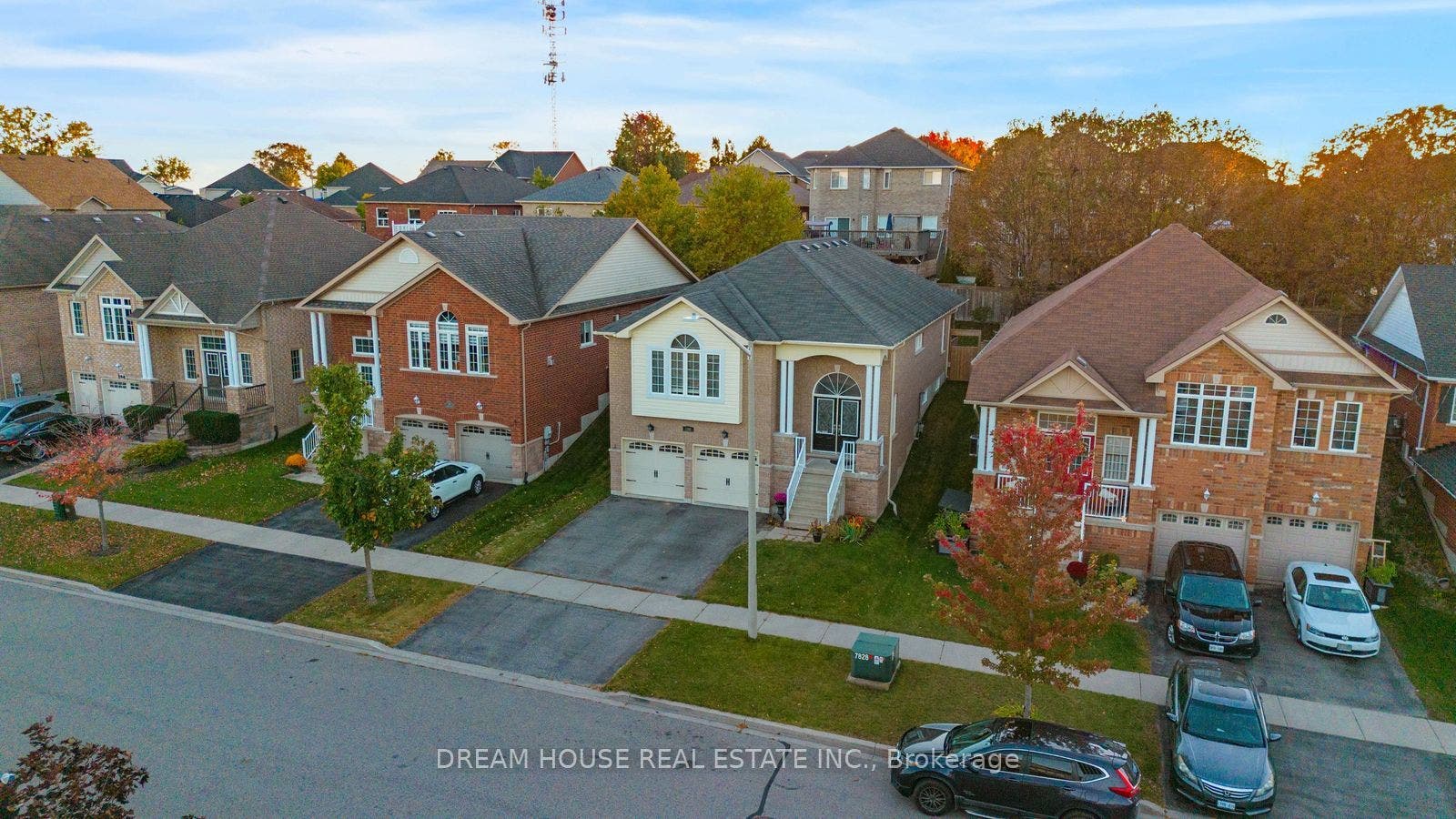 186 Fenning Drive, Clarington, Durham ON L1E 3K2