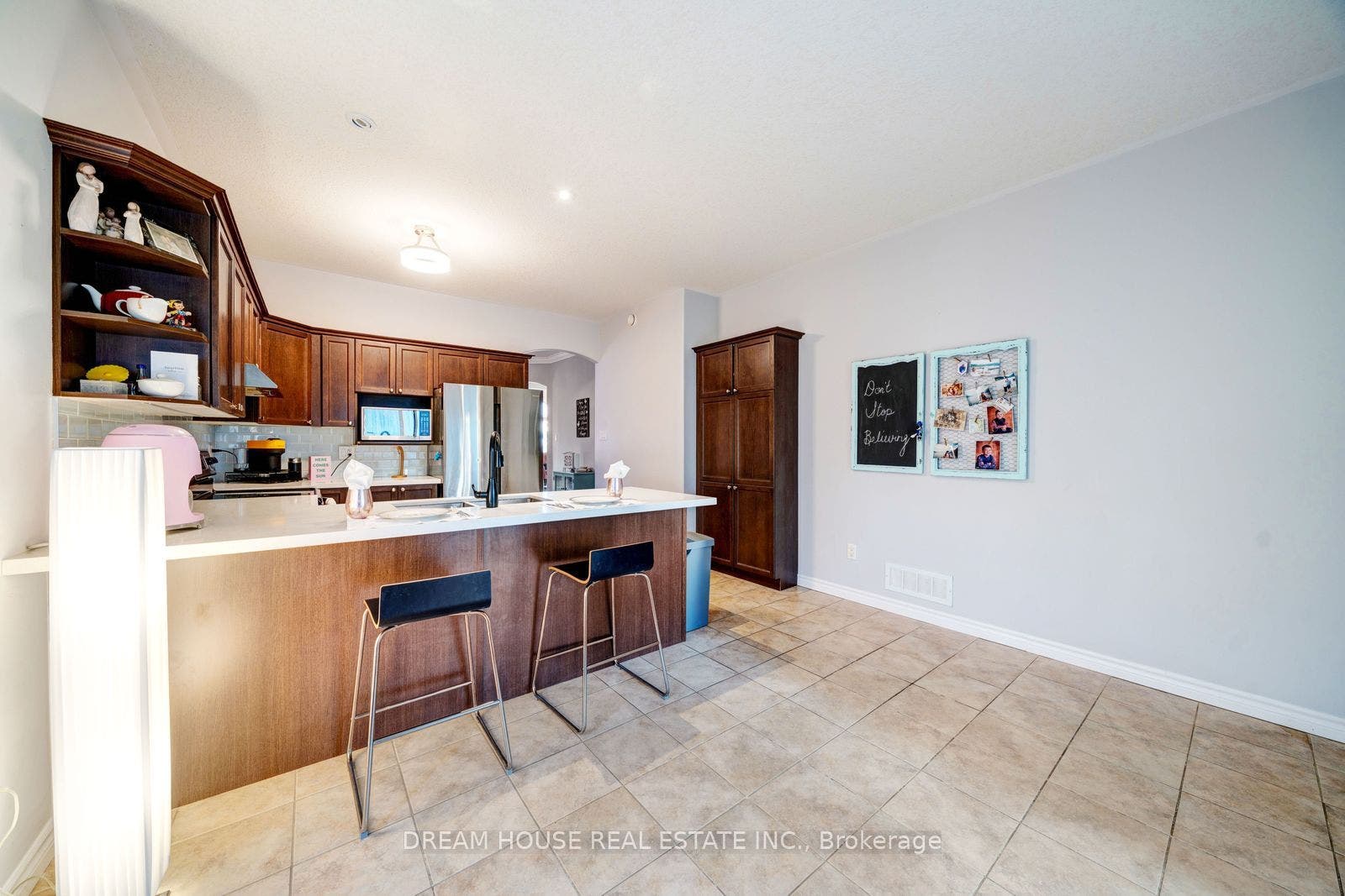 186 Fenning Drive, Clarington, Durham ON L1E 3K2